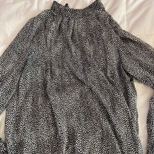 NWOT H&M black and white blouse